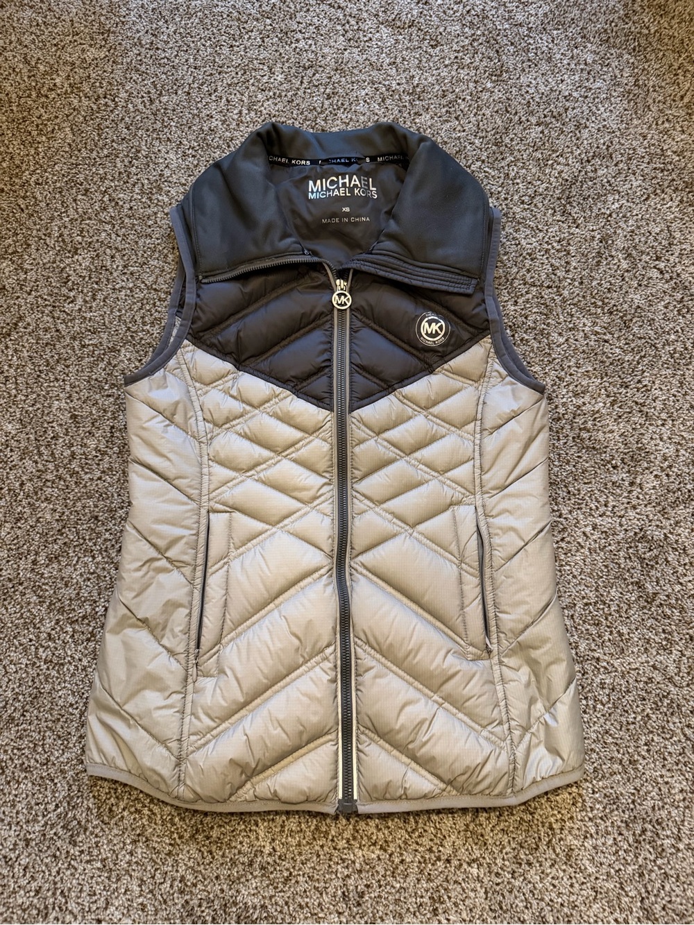 Michael Kors Two-Tone Quilted Puffer Vest in Light Gray and Black
